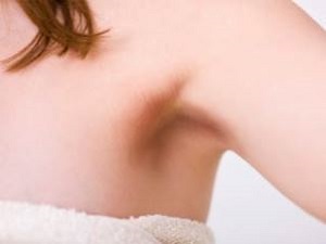 Dark under arms are unsightly, especially for women. Use GLOW Skin White to remove dark patches under your arms